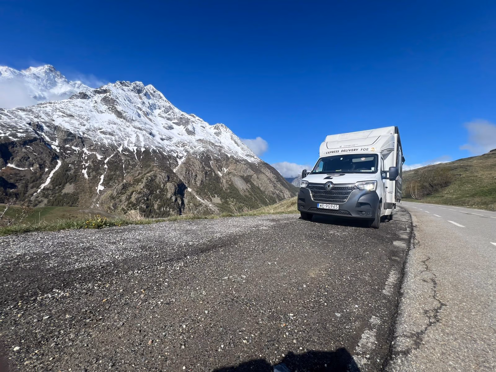 Pretentor Logistics vehicle on an international mountain route